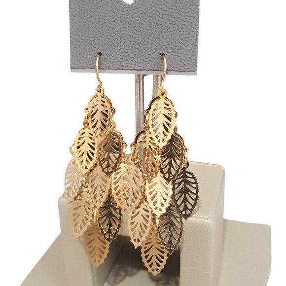 Express Jewelry - EXPESS GOLD PLATED LEAF HOOK EARRINGS NWT MSRP $19.90